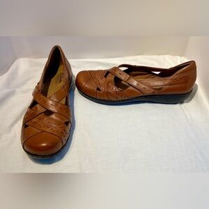 Women's CLARKS BendablesTan Slip On Comfort leather Mary Jane Shoes Sz 10